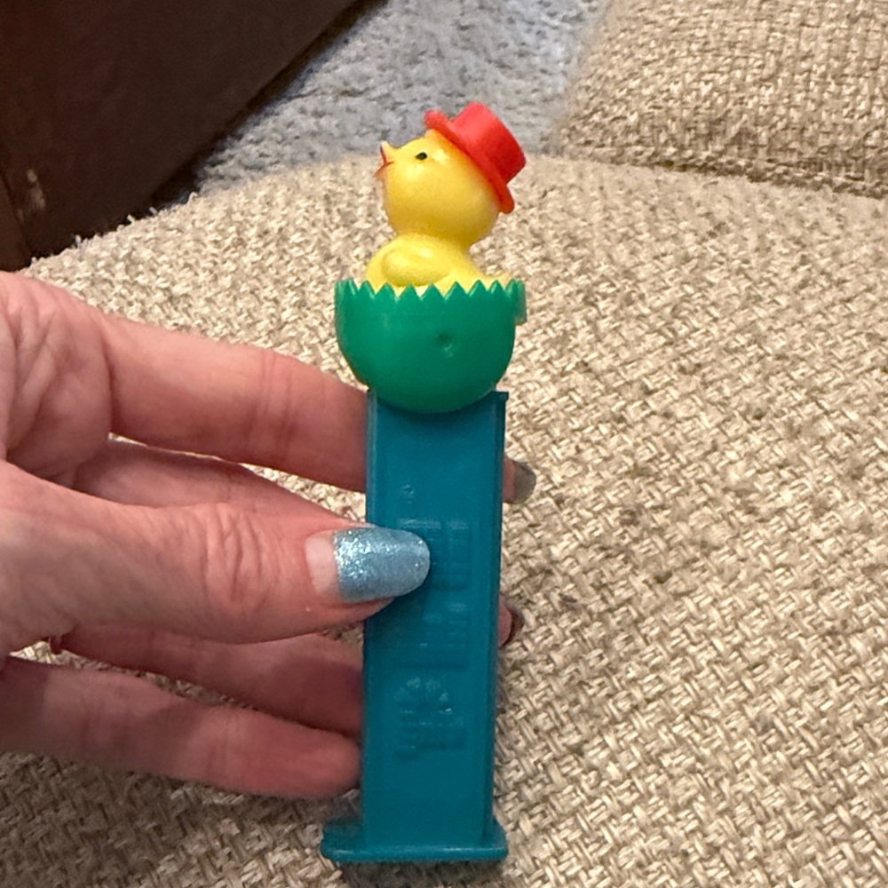 Colorful Chick Bird Pez Dispenser - Picture 2 of 4